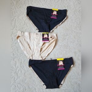Maidenform 3 Womens Black and Cream Underwear Trio